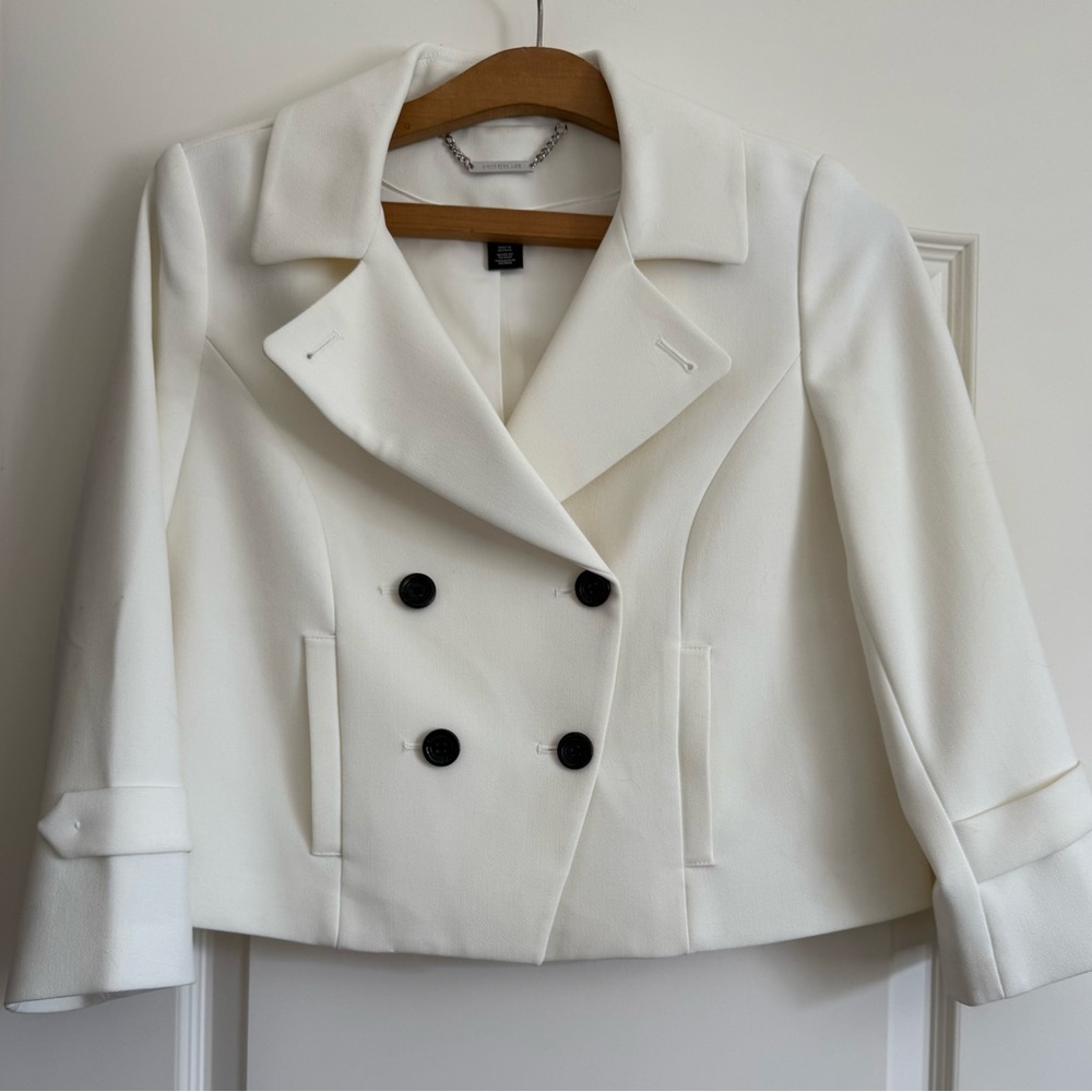 White House Black Market Stylish Cropped White Jacket Size 4